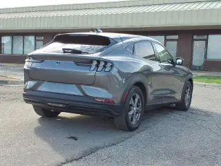 Ford Mustang Mach-E 2023 Select 4p SUV