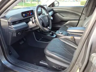 Ford Mustang Mach-E 2023 Select 4p SUV