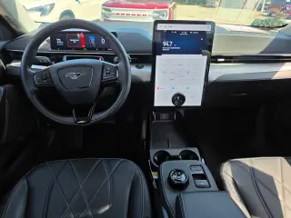 Ford Mustang Mach-E 2023 Select SUV de 4 puertas