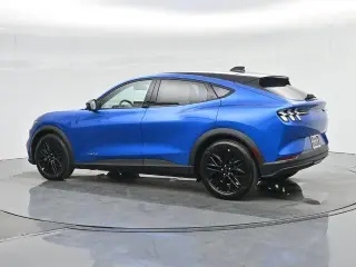 Ford Mustang Mach-E 2025 Select 4dr SUV