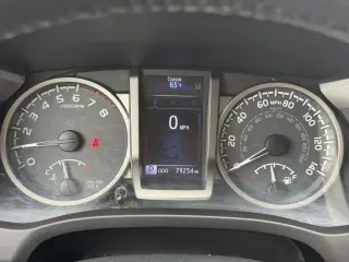 Toyota Tacoma SR5 Cab Doble Longa 2019 V6 6AT 4WD