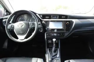 2017 Toyota Corolla XSE 4D Sedan