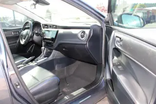 2017 Toyota Corolla XSE 4D Sedan