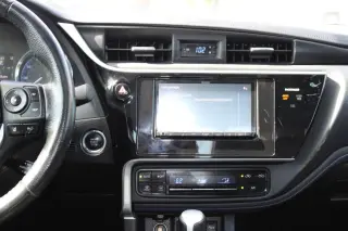 2017 Toyota Corolla XSE 4D Sedan