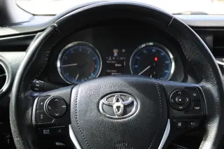 2017 Toyota Corolla XSE 4D Sedan
