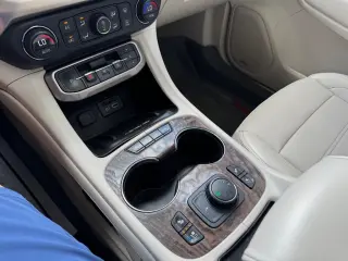 2020 GMC Acadia AWD 4dr Denali