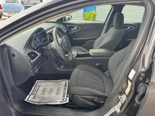 2015 Chrysler 200 4dr Sdn Limited FWD