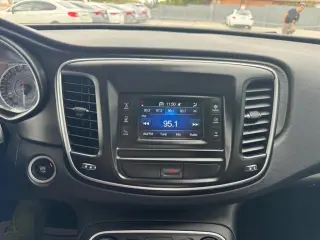 2015 Chrysler 200 4dr Sdn Limited FWD