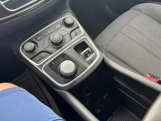 2015 Chrysler 200 4dr Sdn Limited FWD