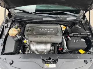 2015 Chrysler 200 4dr Sdn Limited FWD