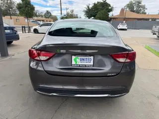 2015 Chrysler 200 4dr Sdn Limited FWD