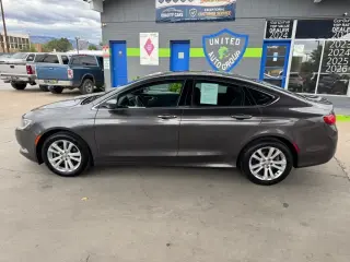 2015 Chrysler 200 4dr Sdn Limited FWD