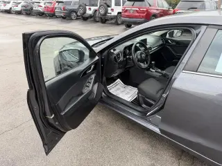 2016 Mazda MAZDA3 4dr Sdn Auto i Sport