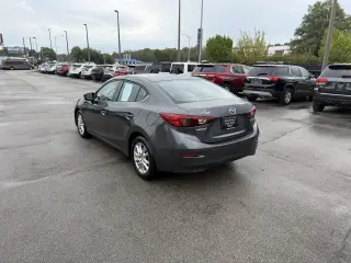2016 Mazda MAZDA3 4dr Sdn Auto i Sport