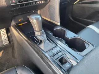 2025 Toyota Camry Hybrid SE