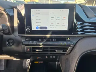 2025 Toyota Camry Hybrid SE