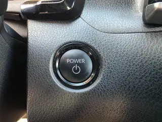 2025 Toyota Camry Hybrid SE