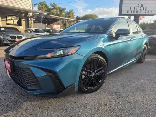 2025 Toyota Camry Hybrid SE