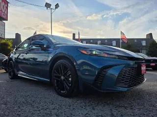 2025 Toyota Camry Hybrid SE