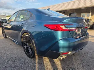 2025 Toyota Camry Hybrid SE