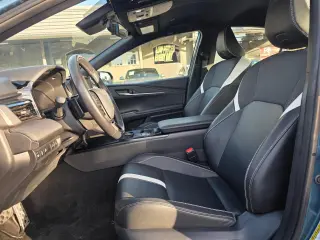 2025 Toyota Camry Hybrid SE