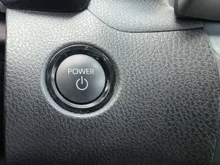 2025 Toyota Camry Hybrid SE