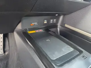 2025 Toyota Camry Hybrid SE