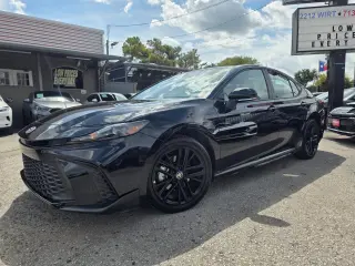 2025 Toyota Camry Hybrid SE