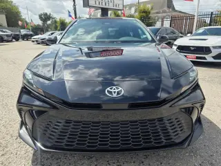 2025 Toyota Camry Hybrid SE