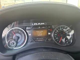 Ram 2500 2022 4x4 Laramie 4p Cabillaje Tripulación 6,3 ft. SB Pickup