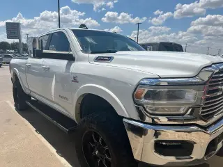 Ram 2500 2022 4x4 Laramie 4p Cabillaje Tripulación 6,3 ft. SB Pickup