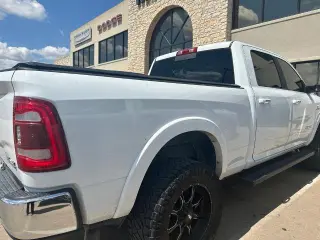 Ram 2500 2022 4x4 Laramie 4p Cabillaje Tripulación 6,3 ft. SB Pickup