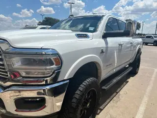 Ram 2500 2022 4x4 Laramie 4p Cabillaje Tripulación 6,3 ft. SB Pickup