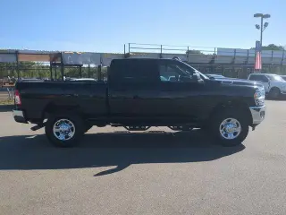Ram 2500 2024 4x4 Tradesman 4p Puerta trasera Cabina de tripulación de 6,3 pies BA Camioneta