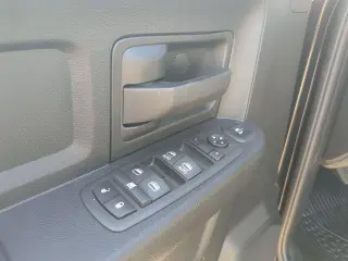 Ram 2500 2024 4x4 Tradesman 4p Puerta trasera Cabina de tripulación de 6,3 pies BA Camioneta