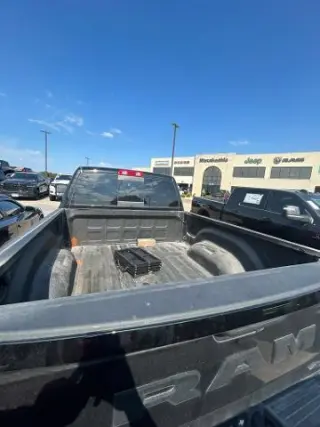Ram 2500 2026 4x4 Tradesman 4dr Camioneta de cabina completa doble 6,3 pies de baño