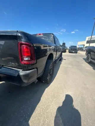 Ram 2500 2026 4x4 Tradesman 4dr Camioneta de cabina completa doble 6,3 pies de baño