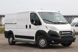 Ram ProMaster 2025 Tradesman 2500 136 WB 3dr Low Roof Cargo Van sin asiento de pasajero