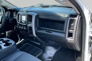 Ram 1500 Clásico 2023 4x2 Tradesman 2dr Regular Cab 8 ft. LB Pickup