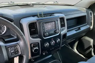Ram 1500 Clásico 2023 4x2 Tradesman 2dr Regular Cab 8 ft. LB Pickup