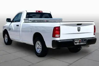 Ram 1500 Clásico 2023 4x2 Tradesman 2dr Regular Cab 8 ft. LB Pickup