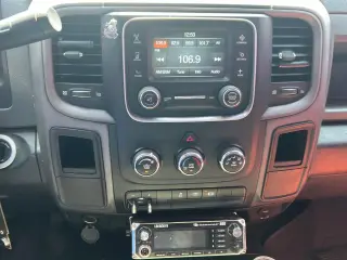 Ram 3500 2017 4x4 Tradesman 2dr Regular Cab 8 ft. LB DRW Pickup