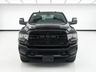 Ram 3500 2024 4x4 Tradesman 4p Puerta de Cab de 8 ft. LB SRW Camioneta