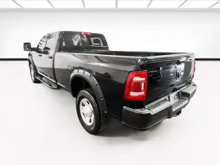 Ram 3500 2024 4x4 Tradesman 4p Puerta de Cab de 8 ft. LB SRW Camioneta
