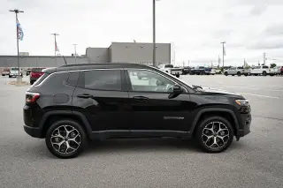 Jeep Compass 2025 4x4 Limited SUV de 4 puertas