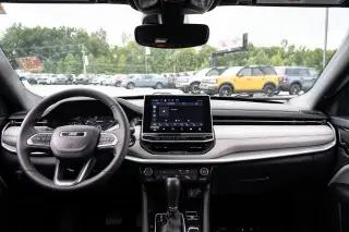 Jeep Compass 2025 4x4 Limited SUV de 4 puertas