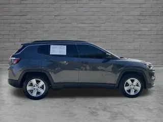 Jeep Compass 2022 Latitude 4dr SUV