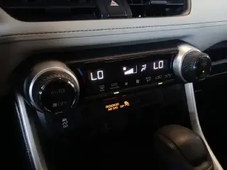 Toyota RAV4 2019 XLE 4p SUV