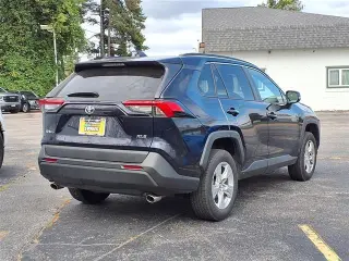 Toyota RAV4 2020 XLE, SUV de 4 puertas