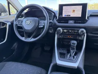 Toyota RAV4 2025 XLE 4dr SUV